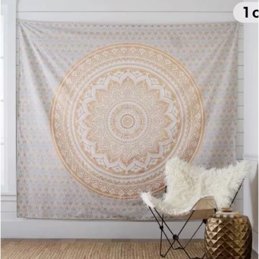 NWOT Pottery Barn PB Dorm Wall Hanging Tapestry Mandala 80 X 91 Gold/Silver